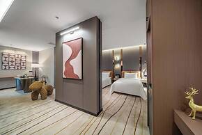 Pilot Hotel