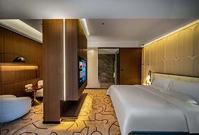 Pilot Hotel