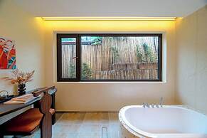 Yasong Jianwen Resort Hotel