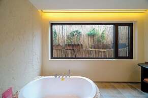 Yasong Jianwen Resort Hotel