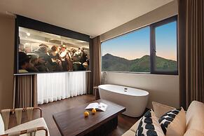 Shangri-la Nine Shepherds Oxygen Retreat
