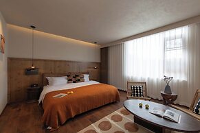 Shangri-la Nine Shepherds Oxygen Retreat