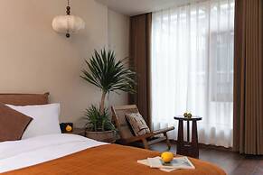 Shangri-la Nine Shepherds Oxygen Retreat