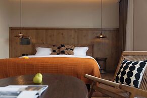 Shangri-la Nine Shepherds Oxygen Retreat