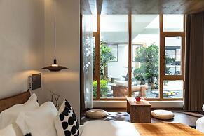 Shangri-la Nine Shepherds Oxygen Retreat