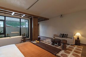 Shangri-la Nine Shepherds Oxygen Retreat