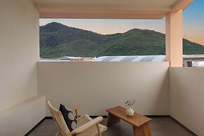 Shangri-la Nine Shepherds Oxygen Retreat