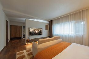 Shangri-la Nine Shepherds Oxygen Retreat