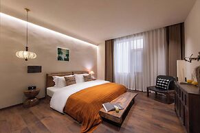 Shangri-la Nine Shepherds Oxygen Retreat