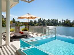 Beautiful Apt with a Pool