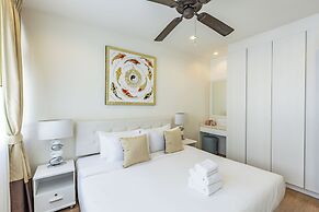 Awesome 3bd Townhouse with a patio
