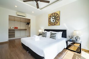 Awesome 3bd Townhouse with a patio