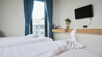 Blue Waves Hotel