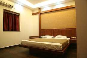 Hotel Trimoorti
