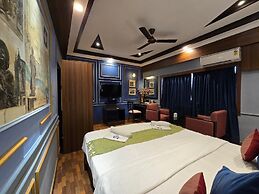 Hotel Trimoorti