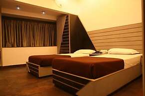 Hotel Trimoorti
