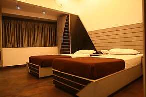 Hotel Trimoorti