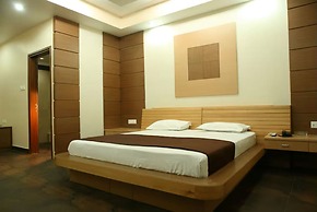 Hotel Trimoorti