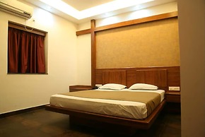 Hotel Trimoorti