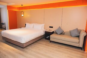 Jiuding Joy Hotel