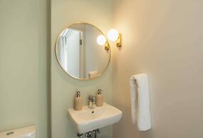 ONEHUNDRED on M - Fluent Serviced Apartments