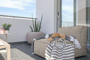 ONEHUNDRED on M - Fluent Serviced Apartments