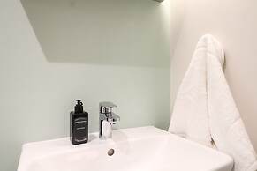 ONEHUNDRED on M - Fluent Serviced Apartments
