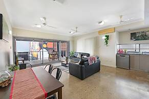 Zen City-venture Balcony Dining - Cozy - CBD
