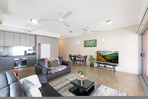 Zen City-venture Balcony Dining - Cozy - CBD