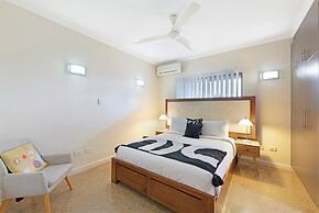 Zen City-venture Balcony Dining - Cozy - CBD