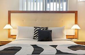 Zen City-venture Balcony Dining - Cozy - CBD