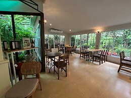 No8 Double Suite, Rainbow Arokaya Welnes