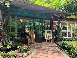 No8 Double Suite, Rainbow Arokaya Welnes