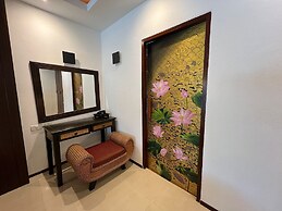 No8 Double Suite, Rainbow Arokaya Welnes