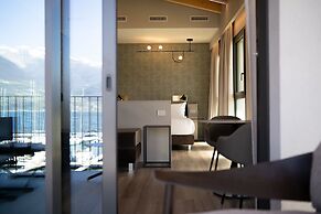 Lago Dorato Marina Lodge - Lakefront