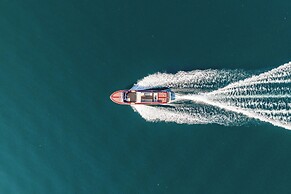 Lago Dorato Marina Lodge - Lakefront