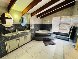 Villa Picasso - 3 Bed Villa