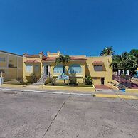 Caño Tiburones Guest House