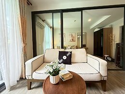 The Deck Patong Phuket by Mickey
