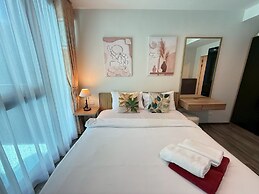 The Deck Patong Phuket by Mickey