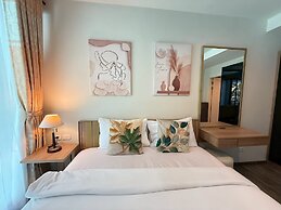 The Deck Patong Phuket by Mickey