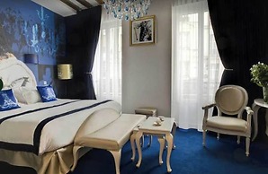 Confidential Room 1, a Stone's Throw From the Louvre