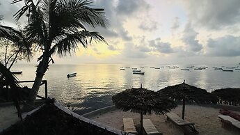 Moya Beach Hotel