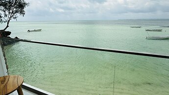 Moya Beach Hotel