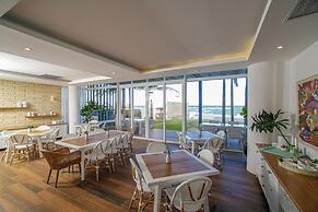 Oceanfront Luxury 10BR Villa
