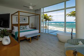 Oceanfront Luxury 10BR Villa