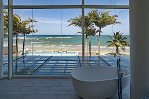 Oceanfront Luxury 10BR Villa
