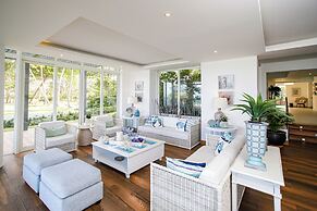 Oceanfront Luxury 10BR Villa
