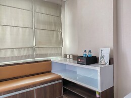 Comfy And Homey Studio At Enviro Apartment