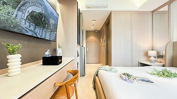 Modern Minimalist Studio Room At Gold Coast Apartment